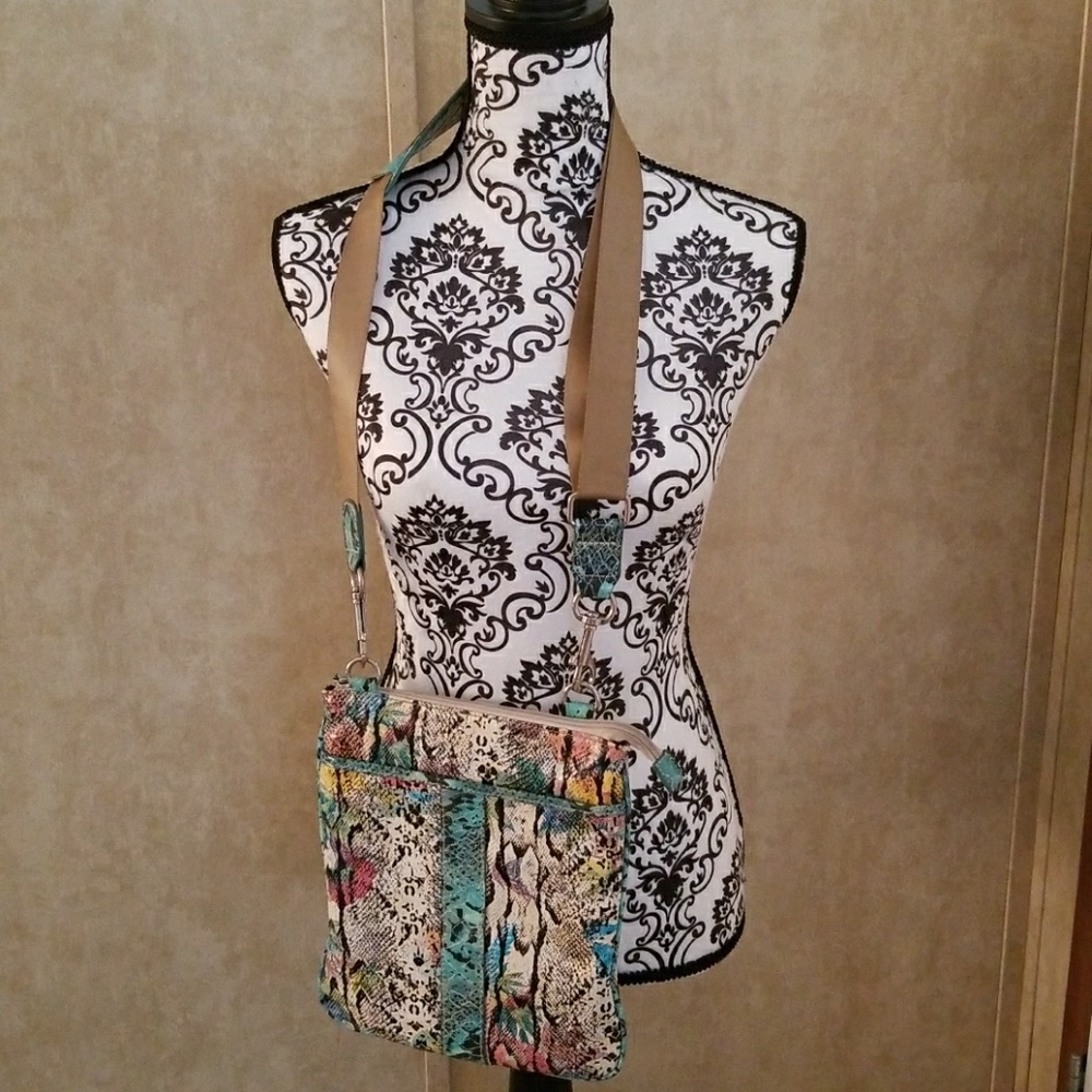 EUC Multicolor faux snake pattern crossbody